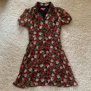 Betsey Johnson Floral Knee-Length Dress. Size 2